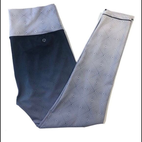 AR-33 Alpha High Waisted Ombré Blue Athletic Wear/Yoga Leggings, X-Large EUC - Picture 3 of 8